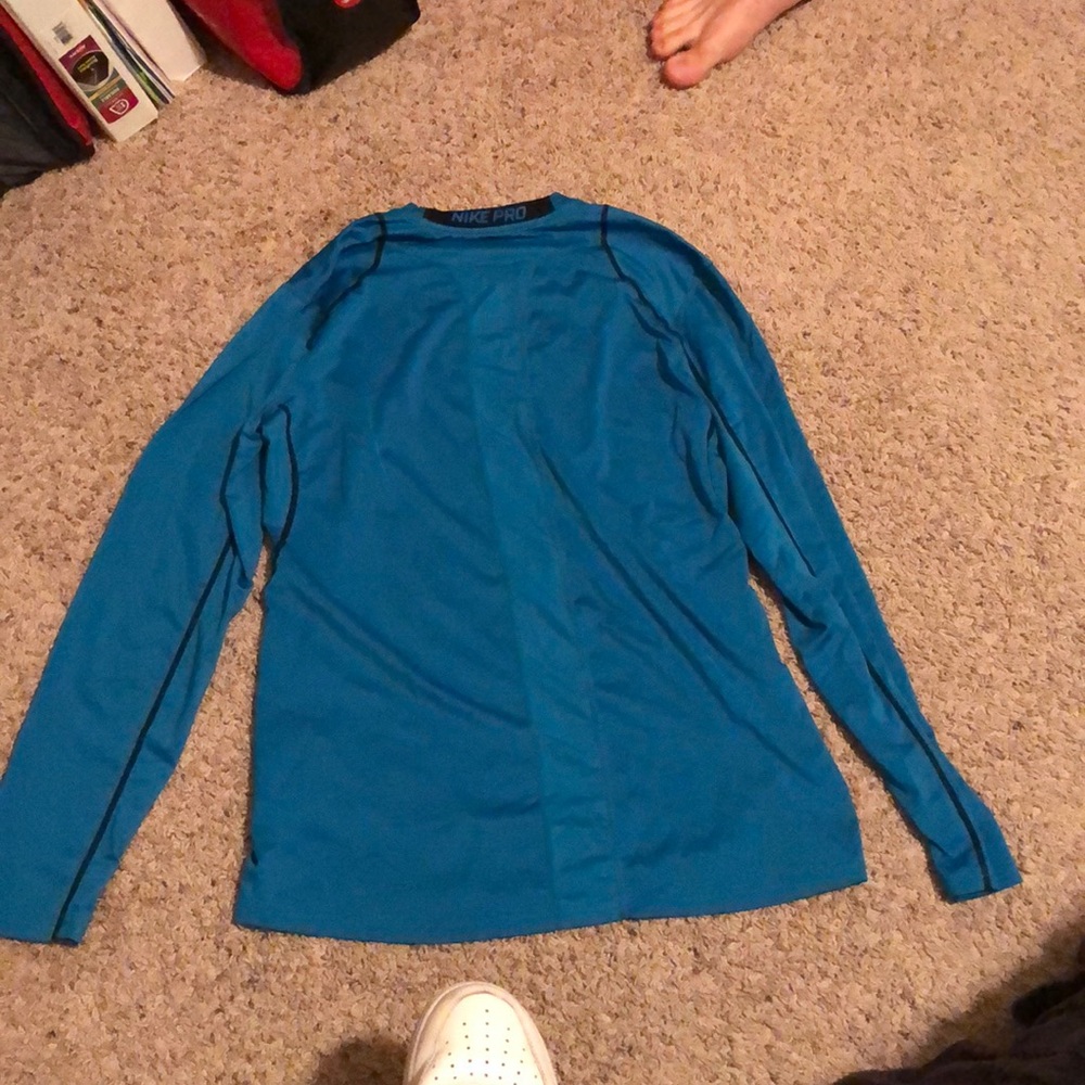 nike long sleeve shirt - Picture 2 of 3